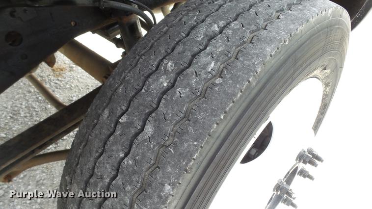 image for item DE4858 2000 Ford F450 Super Duty XL utility truck