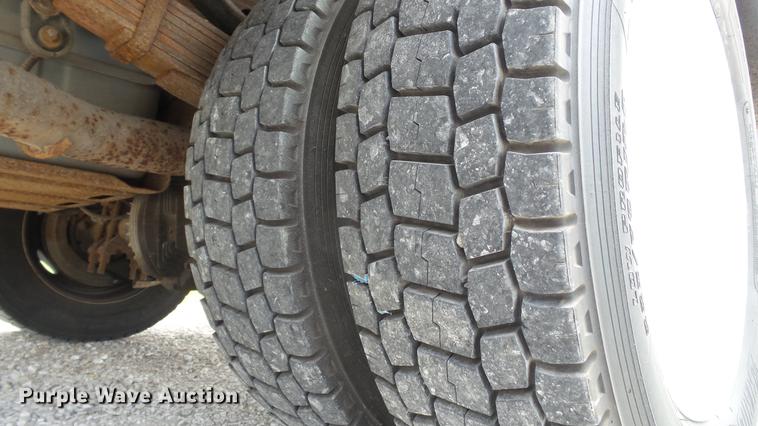 image for item DE4858 2000 Ford F450 Super Duty XL utility truck