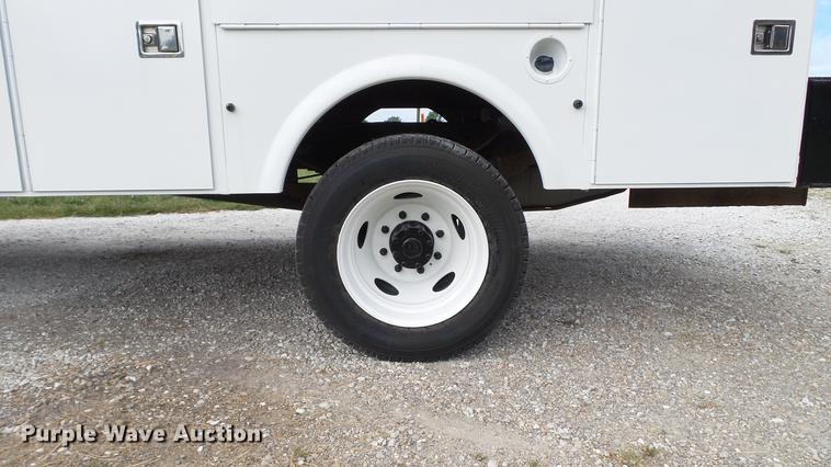 image for item DE4858 2000 Ford F450 Super Duty XL utility truck