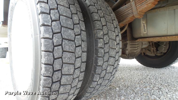 image for item DE4858 2000 Ford F450 Super Duty XL utility truck