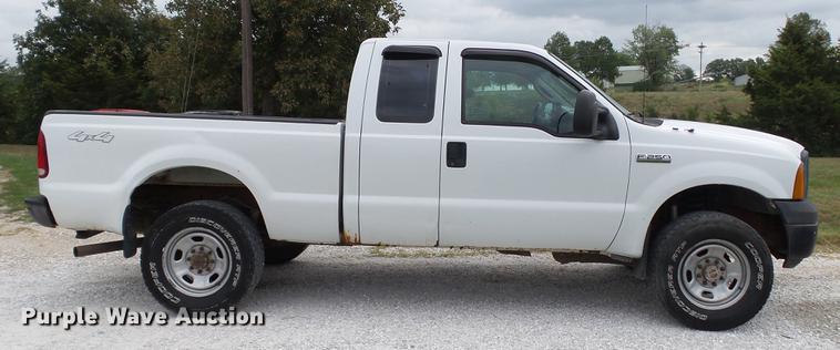 image for item DE4859 2006 Ford F250 Super Duty XL SuperCab pickup truck