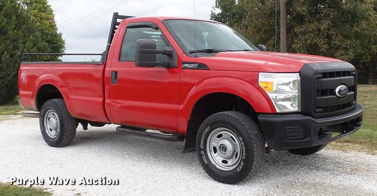 image for item DE4860 2011 Ford F250 Super Duty XL pickup truck
