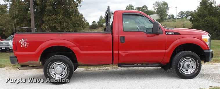 image for item DE4860 2011 Ford F250 Super Duty XL pickup truck