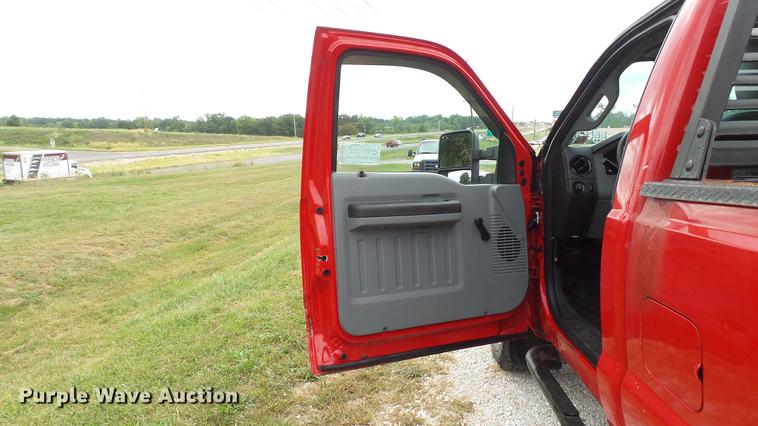 image for item DE4860 2011 Ford F250 Super Duty XL pickup truck