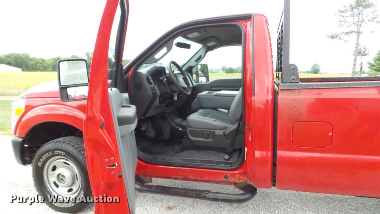 image for item DE4860 2011 Ford F250 Super Duty XL pickup truck