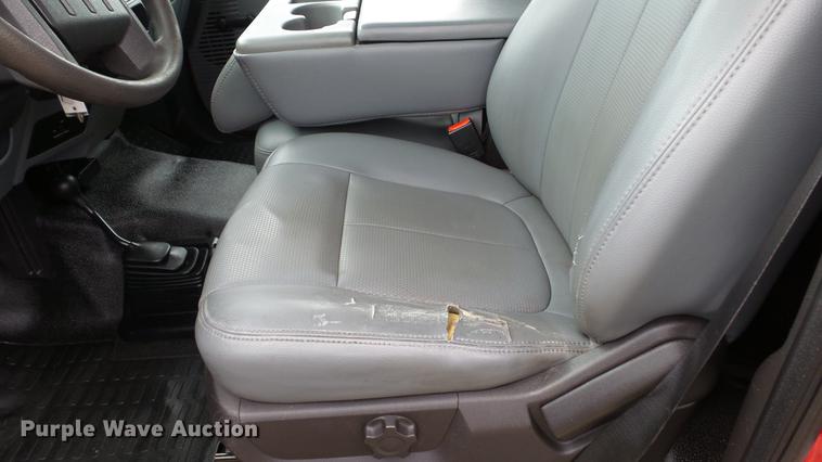 image for item DE4860 2011 Ford F250 Super Duty XL pickup truck