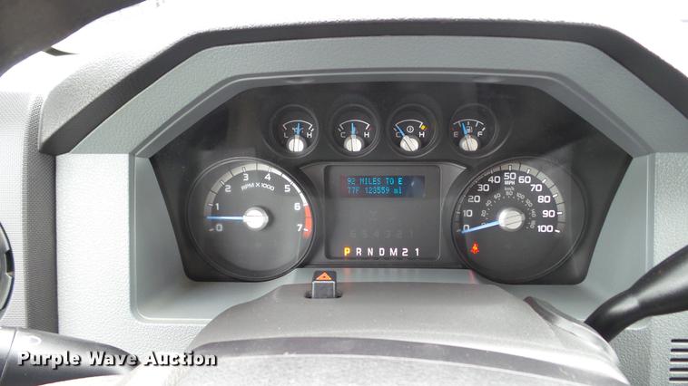 image for item DE4860 2011 Ford F250 Super Duty XL pickup truck