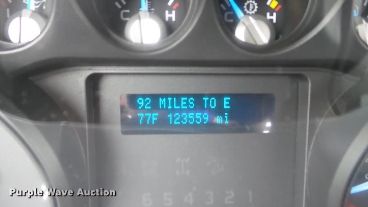 image for item DE4860 2011 Ford F250 Super Duty XL pickup truck