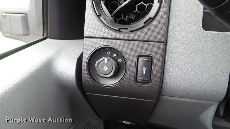 image for item DE4860 2011 Ford F250 Super Duty XL pickup truck