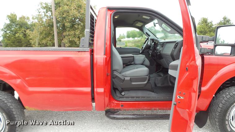 image for item DE4860 2011 Ford F250 Super Duty XL pickup truck