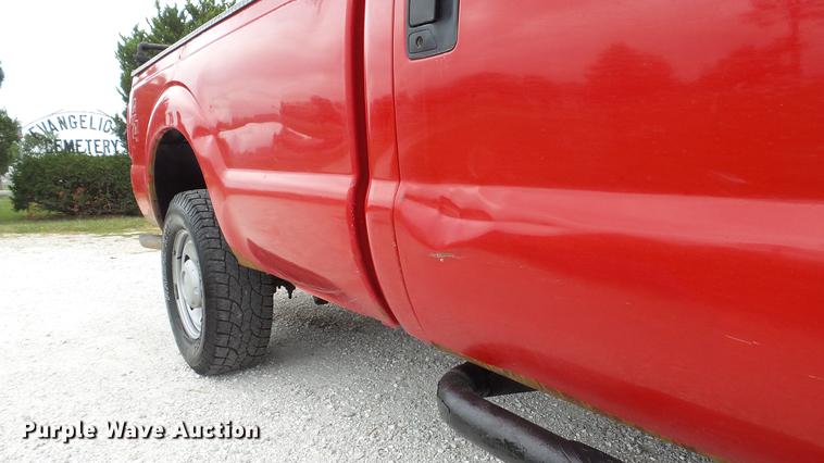 image for item DE4860 2011 Ford F250 Super Duty XL pickup truck