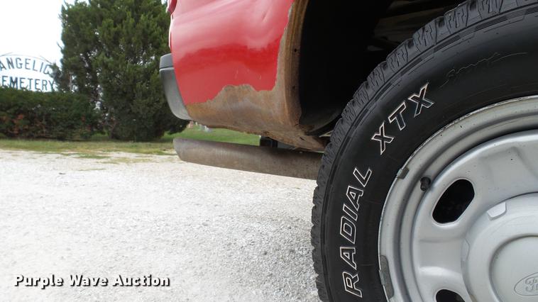 image for item DE4860 2011 Ford F250 Super Duty XL pickup truck