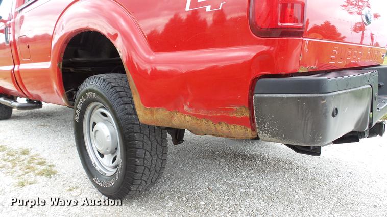 image for item DE4860 2011 Ford F250 Super Duty XL pickup truck