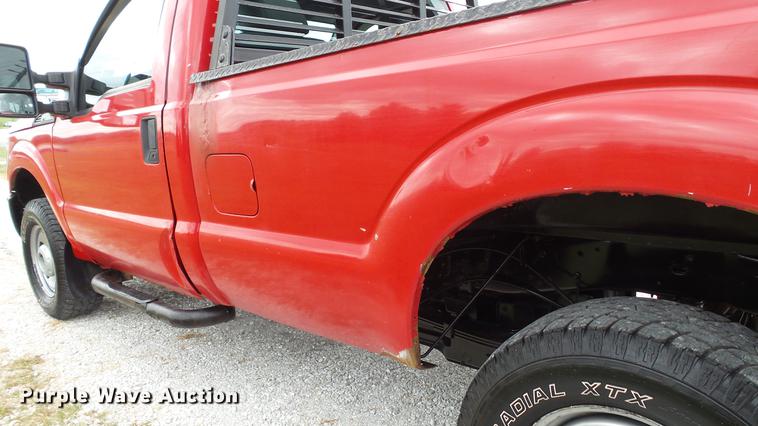 image for item DE4860 2011 Ford F250 Super Duty XL pickup truck