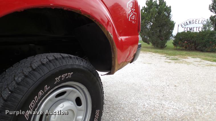 image for item DE4860 2011 Ford F250 Super Duty XL pickup truck