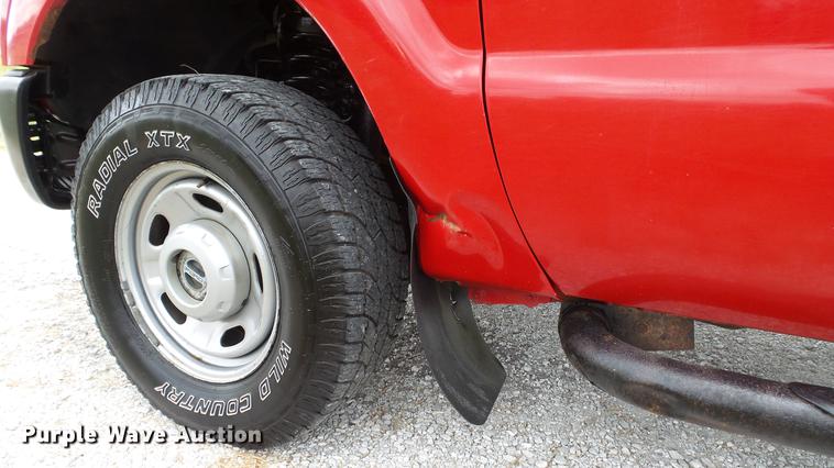 image for item DE4860 2011 Ford F250 Super Duty XL pickup truck