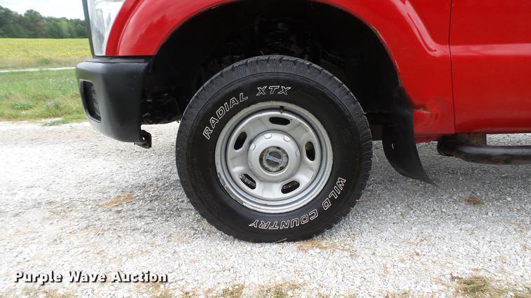 image for item DE4860 2011 Ford F250 Super Duty XL pickup truck