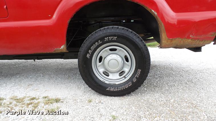 image for item DE4860 2011 Ford F250 Super Duty XL pickup truck