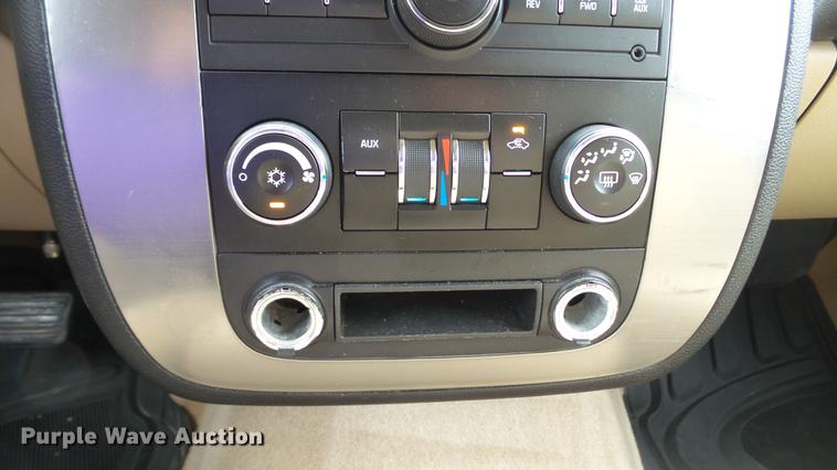 image for item DE4862 2007 Chevrolet Suburban 2500 LS SUV