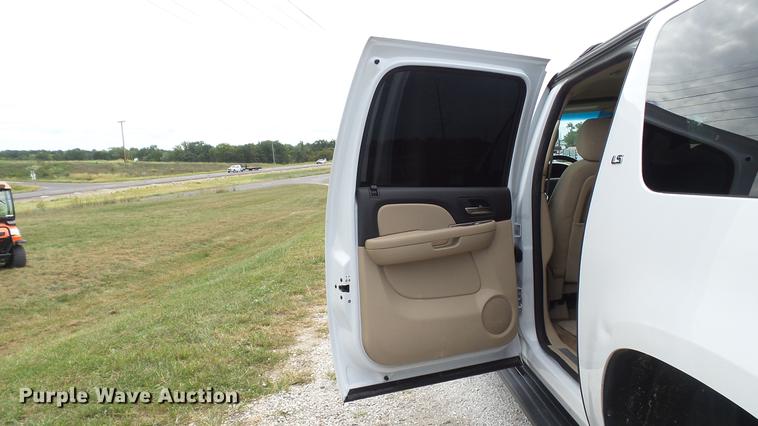 image for item DE4862 2007 Chevrolet Suburban 2500 LS SUV