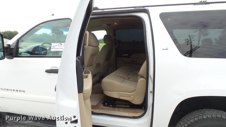 image for item DE4862 2007 Chevrolet Suburban 2500 LS SUV