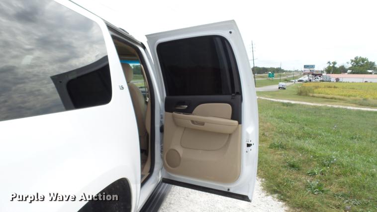 image for item DE4862 2007 Chevrolet Suburban 2500 LS SUV