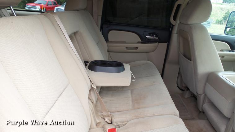 image for item DE4862 2007 Chevrolet Suburban 2500 LS SUV