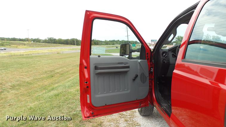 image for item DE4864 2011 Ford F250 Super Duty XL Crew Cab pickup truck