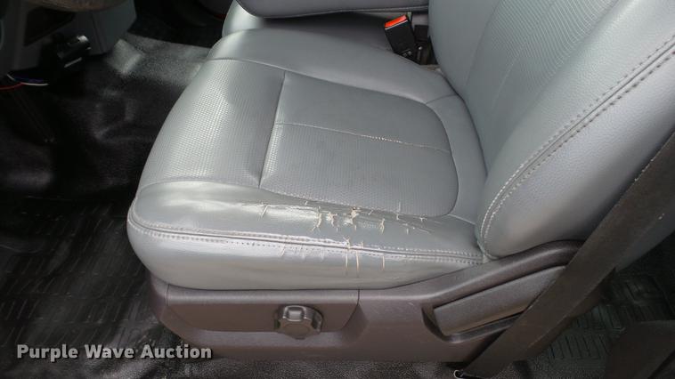 image for item DE4864 2011 Ford F250 Super Duty XL Crew Cab pickup truck