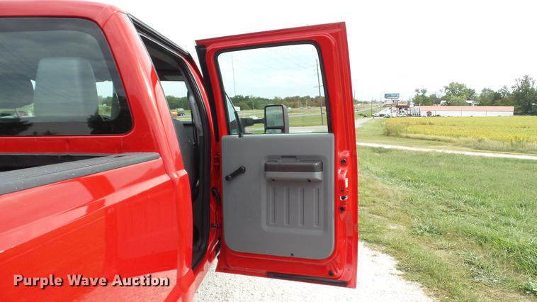 image for item DE4864 2011 Ford F250 Super Duty XL Crew Cab pickup truck