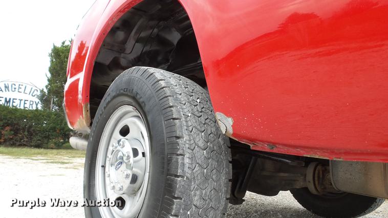 image for item DE4864 2011 Ford F250 Super Duty XL Crew Cab pickup truck