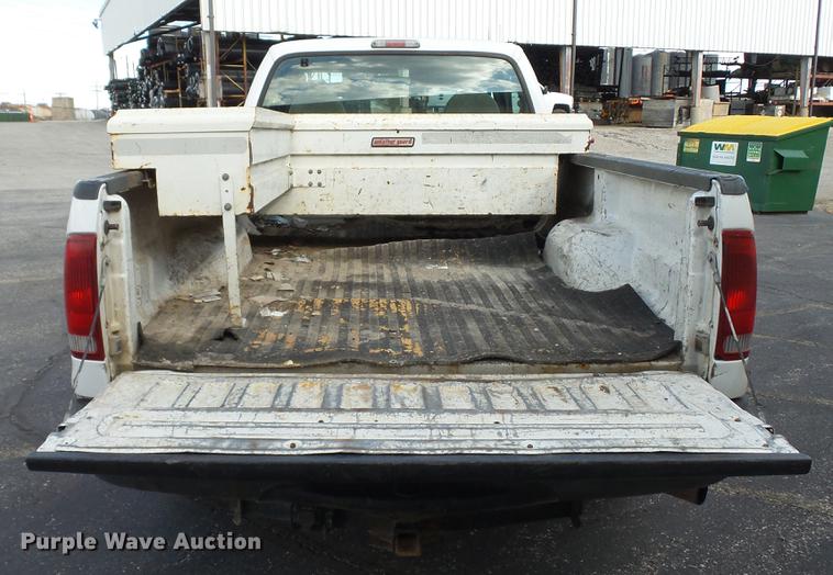 image for item DE4893 2006 Ford F250 Super Duty XL pickup truck