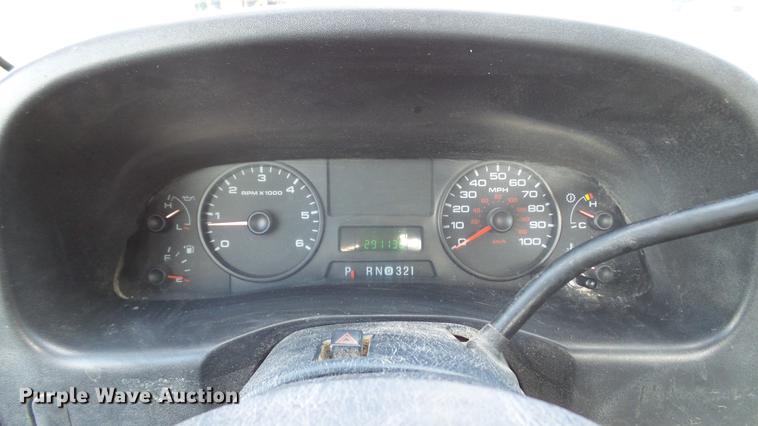 image for item DE4893 2006 Ford F250 Super Duty XL pickup truck