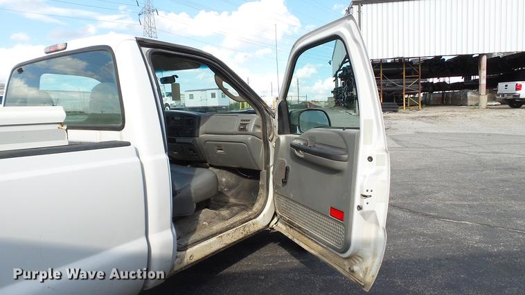 image for item DE4893 2006 Ford F250 Super Duty XL pickup truck