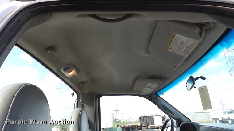 image for item DE4893 2006 Ford F250 Super Duty XL pickup truck