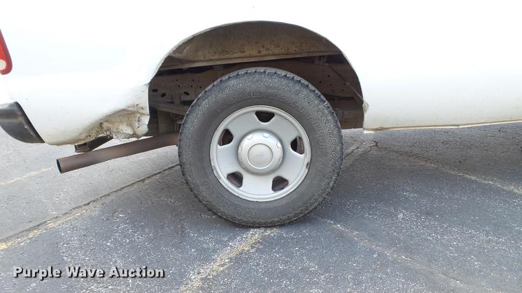 image for item DE4893 2006 Ford F250 Super Duty XL pickup truck