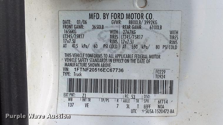 image for item DE4893 2006 Ford F250 Super Duty XL pickup truck