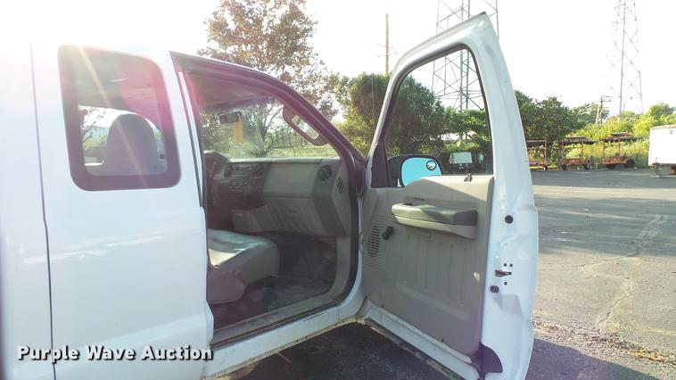 image for item DE4894 2008 Ford F250 Super Duty XL SuperCab pickup truck