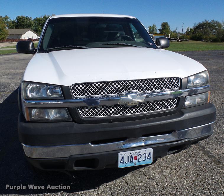 image for item DE5284 2004 Chevrolet Silverado 2500HD pickup truck