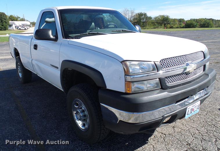 image for item DE5284 2004 Chevrolet Silverado 2500HD pickup truck