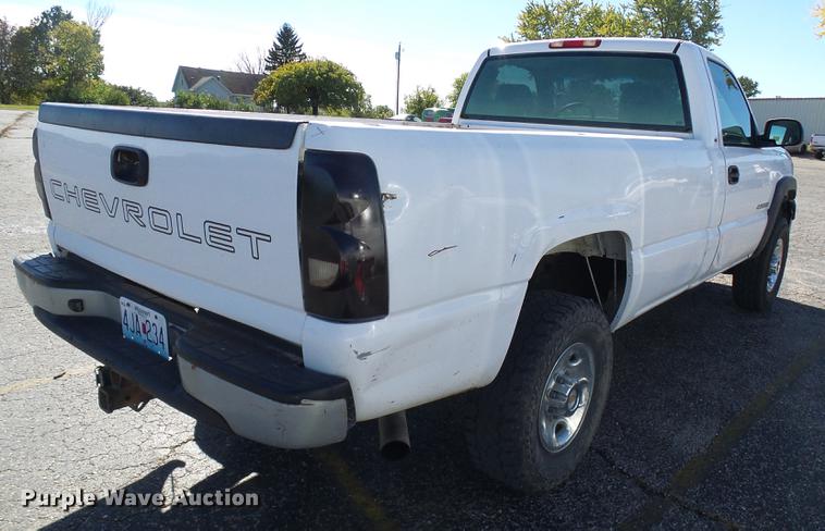 image for item DE5284 2004 Chevrolet Silverado 2500HD pickup truck