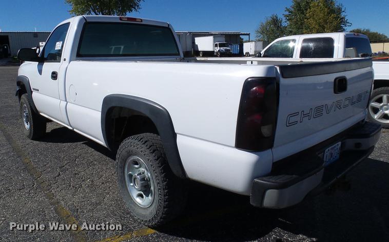 image for item DE5284 2004 Chevrolet Silverado 2500HD pickup truck