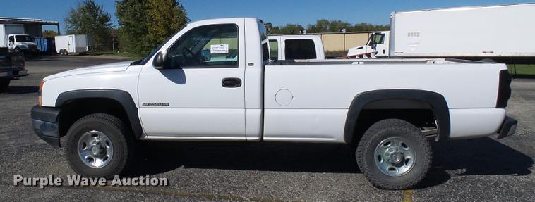 image for item DE5284 2004 Chevrolet Silverado 2500HD pickup truck