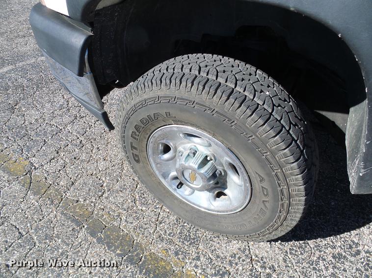 image for item DE5284 2004 Chevrolet Silverado 2500HD pickup truck