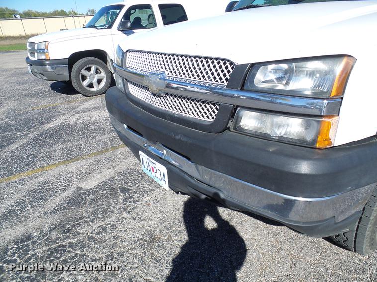 image for item DE5284 2004 Chevrolet Silverado 2500HD pickup truck