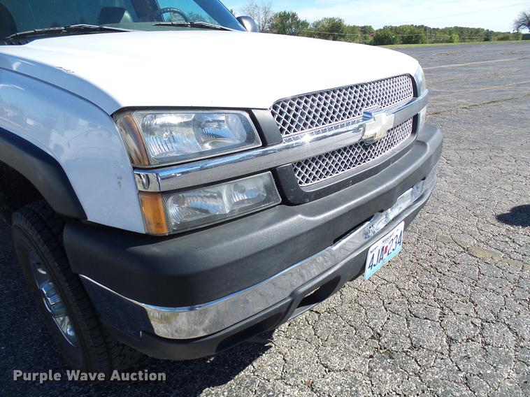 image for item DE5284 2004 Chevrolet Silverado 2500HD pickup truck