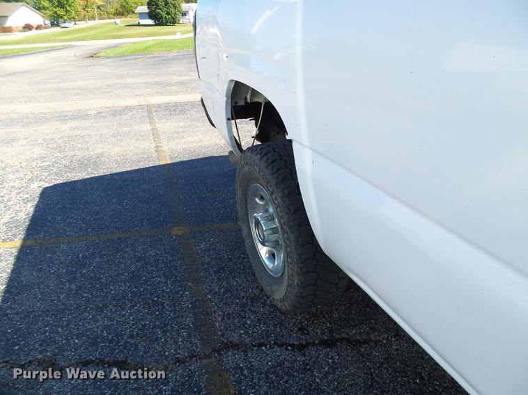 image for item DE5284 2004 Chevrolet Silverado 2500HD pickup truck