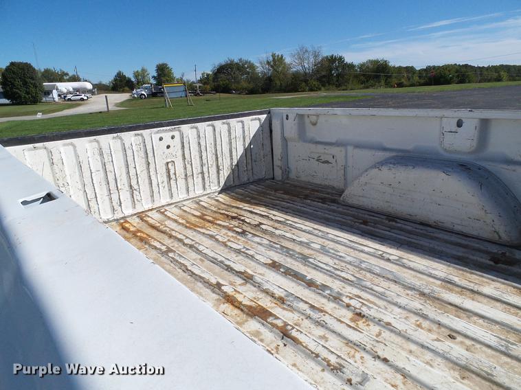 image for item DE5284 2004 Chevrolet Silverado 2500HD pickup truck