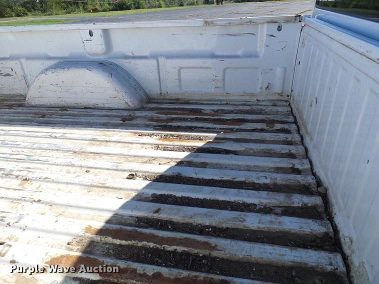 image for item DE5284 2004 Chevrolet Silverado 2500HD pickup truck