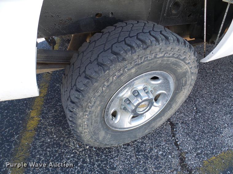 image for item DE5284 2004 Chevrolet Silverado 2500HD pickup truck